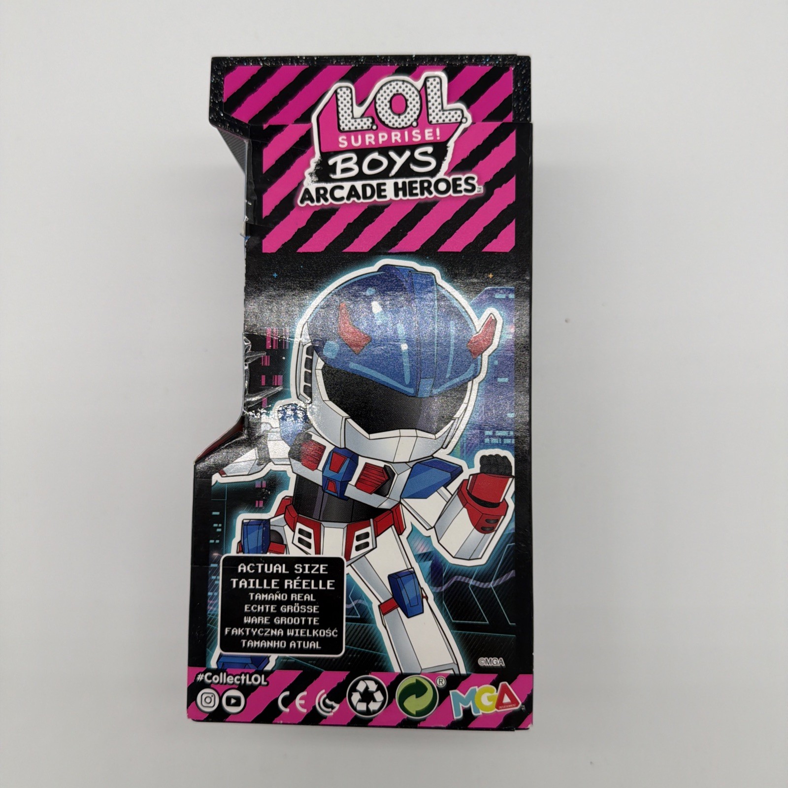 LOL Surprise! Boys Arcade Heroes 15 Surprises 6 Piece Hero Suit RANDOM