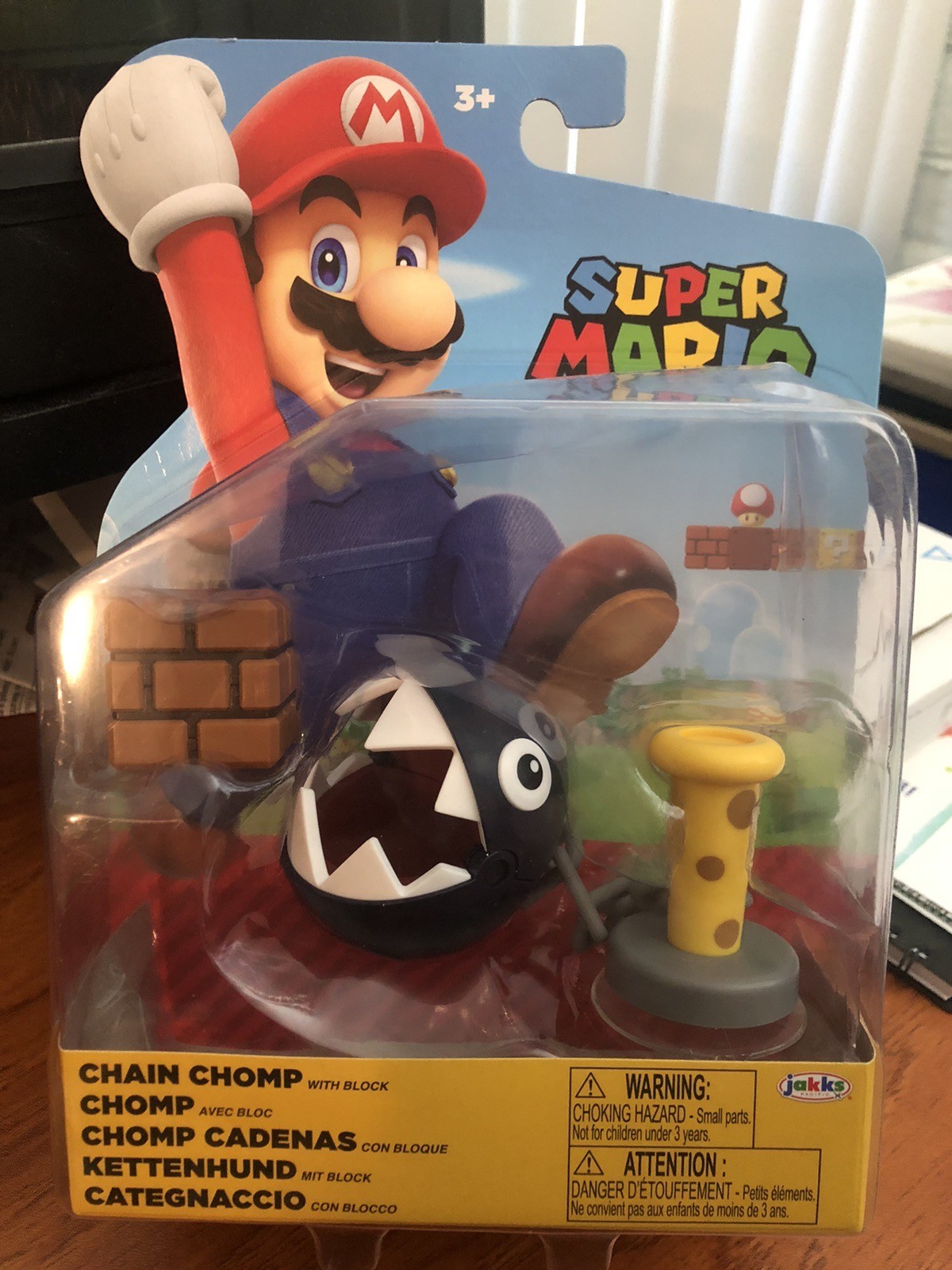 Super Mario CHAIN CHOMP WITH BLOCK 4 Inch Articulated Figure
