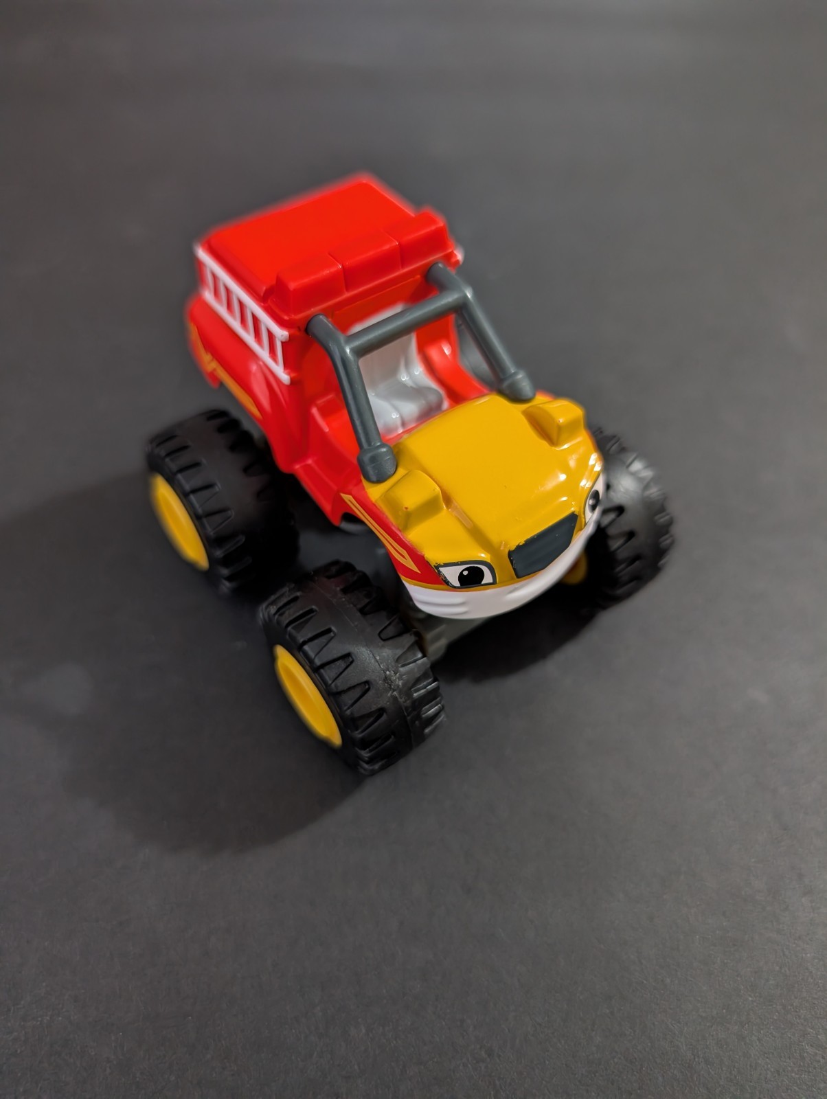 Blaze & The Monster Machines Fire Stripes Truck Diecast Vehicle Toy Figure 2014