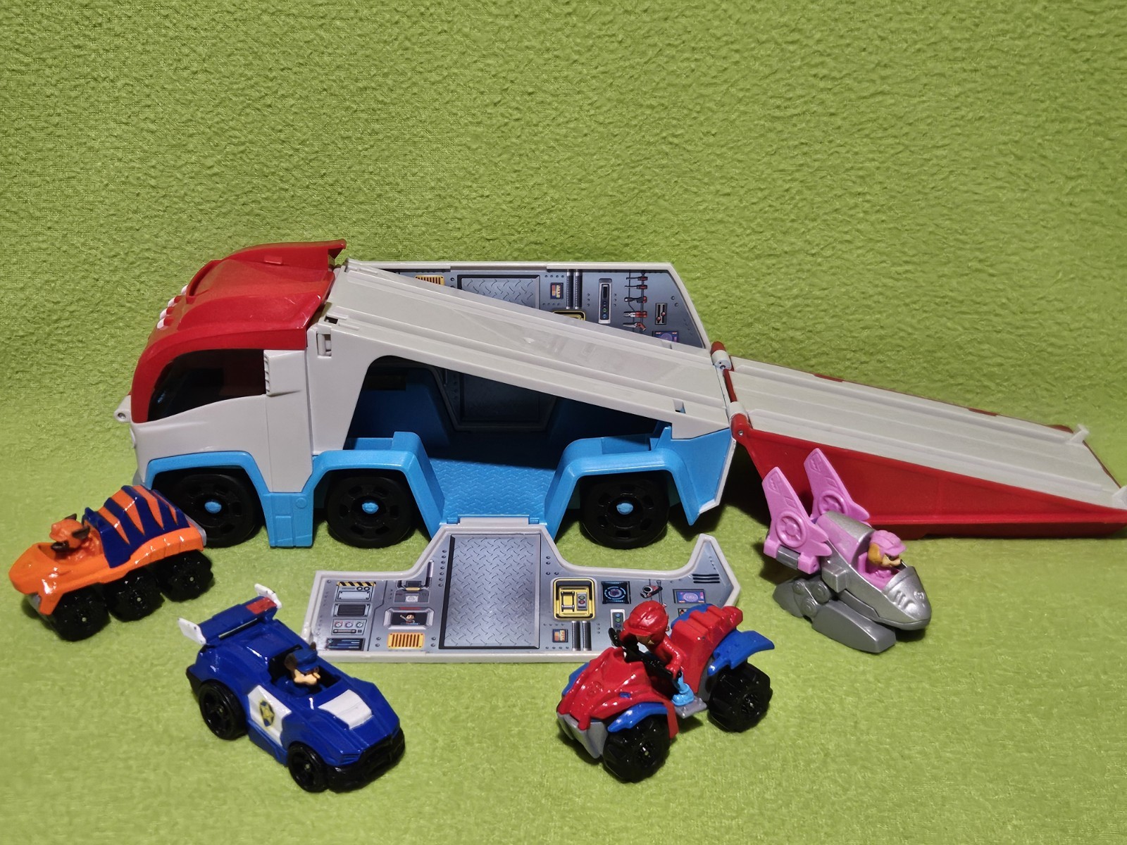 Paw Patrol Pup Squad Patroller Truck & 4 Car Lot – Free Shipping!!!