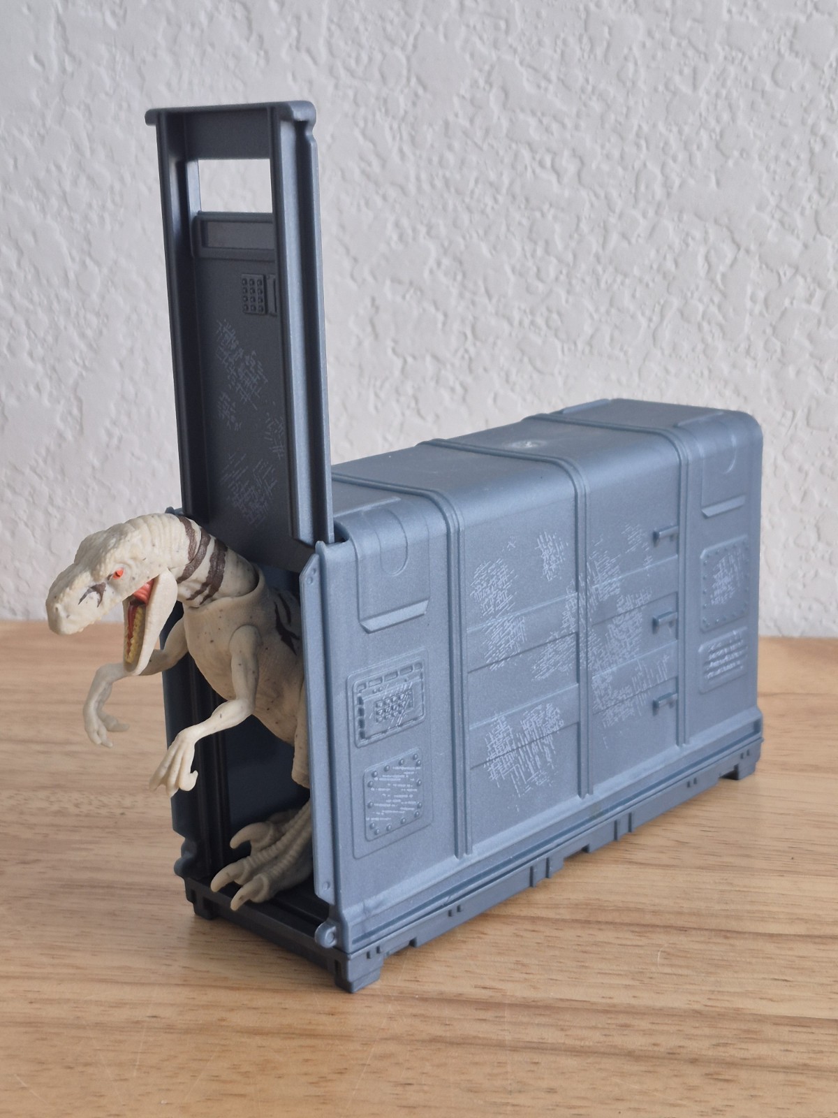 Jurassic World Dominion Release N’ Rampage Pack W/ Atrociraptor Ghost Fig AMC