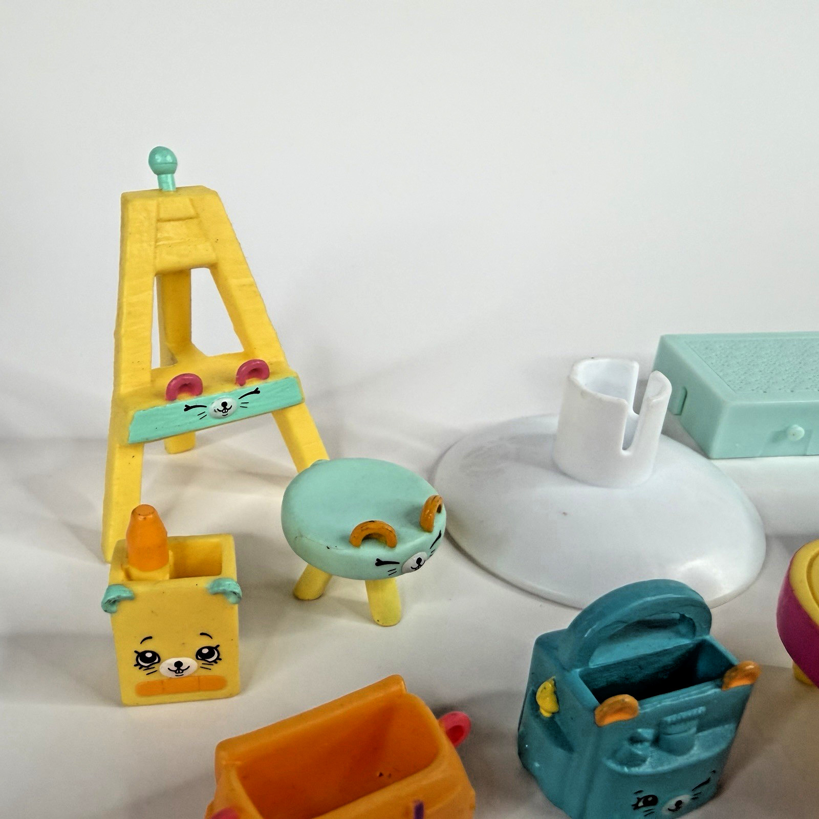 Shopkins HAPPY PLACES Assortment Lot of 11