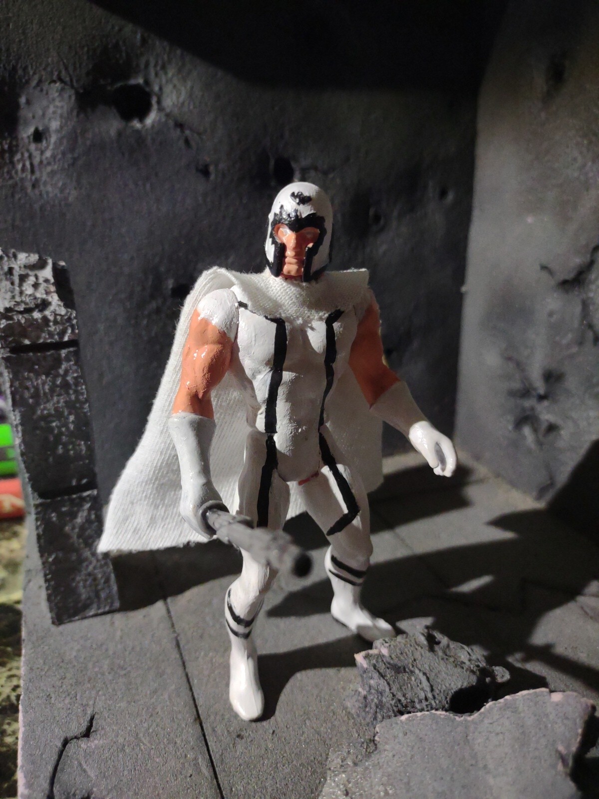 Marvel Secret Wars MAGNETO White Suit Custom 4.5″ Figure w Weapon Mattel 1984