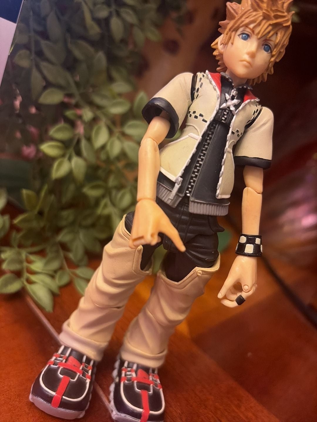 Square Enix Kingdom Hearts II Play Arts Roxas Action Figure