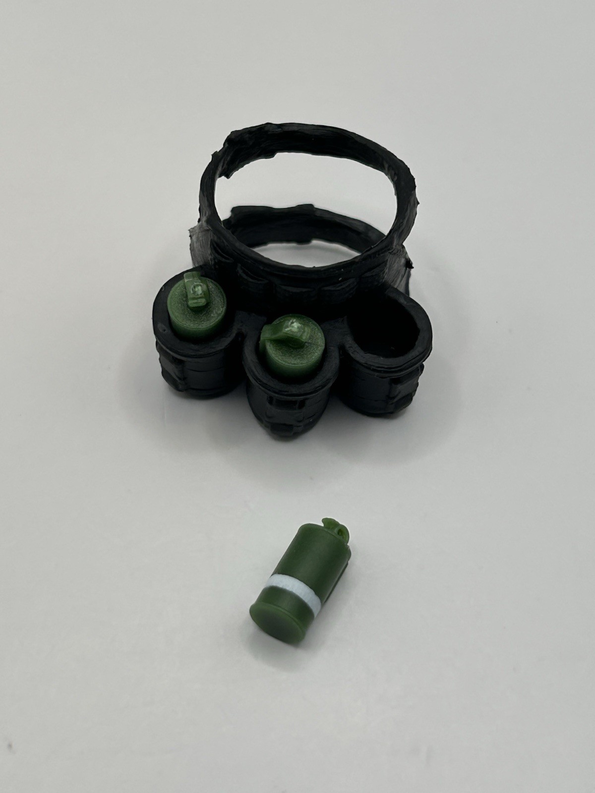 Valaverse Action Force Corsairs Tear Gas & Leg Holder Fodder 1/12 Scale