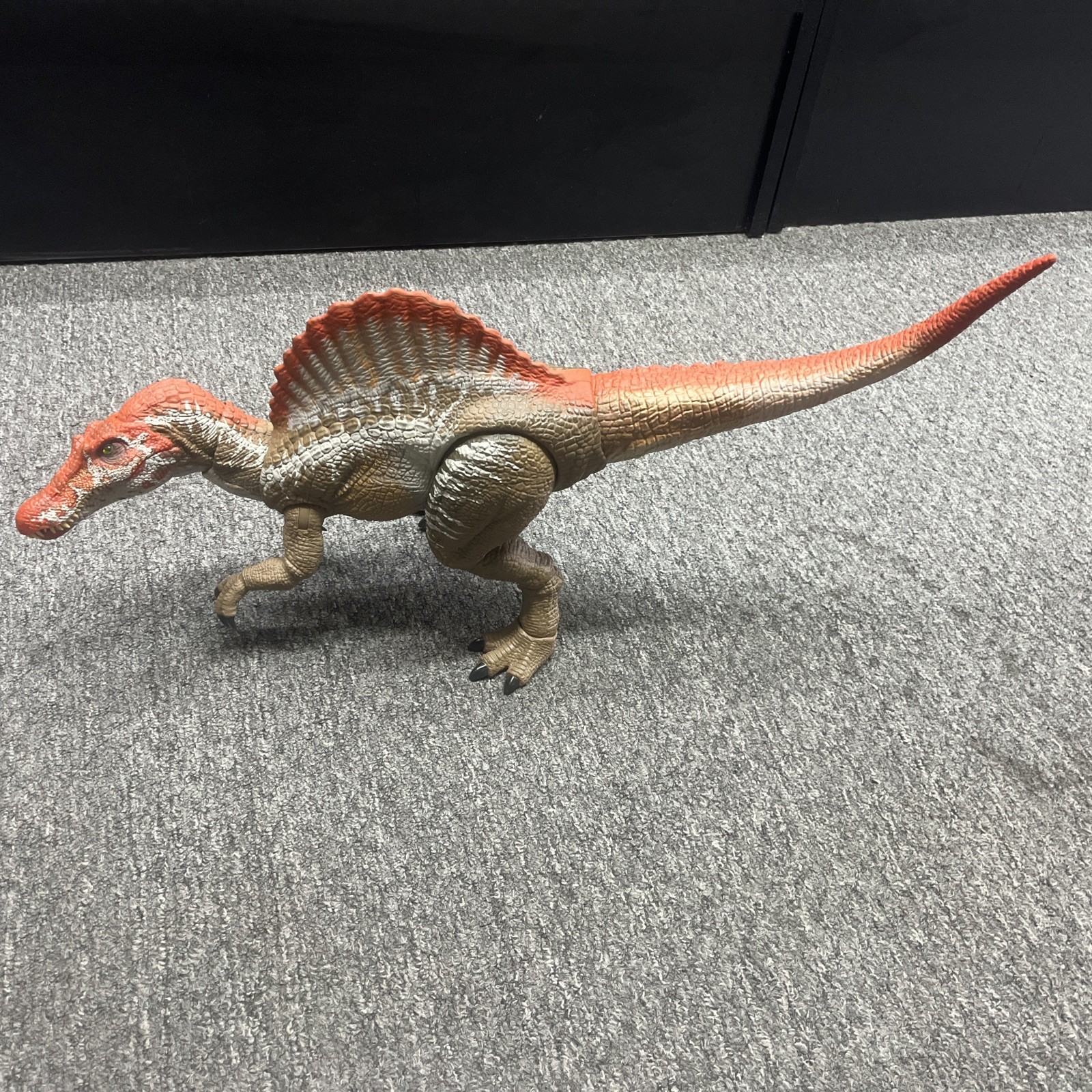 Hammond Collection Spinosaurus Jurassic World Collectible