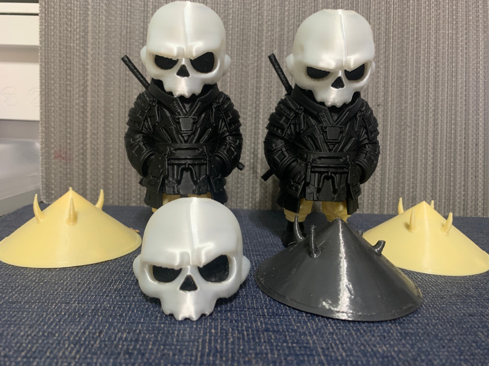 2 Samurai Skeleton figures 5 inch plus extra head and hat – 3D printed