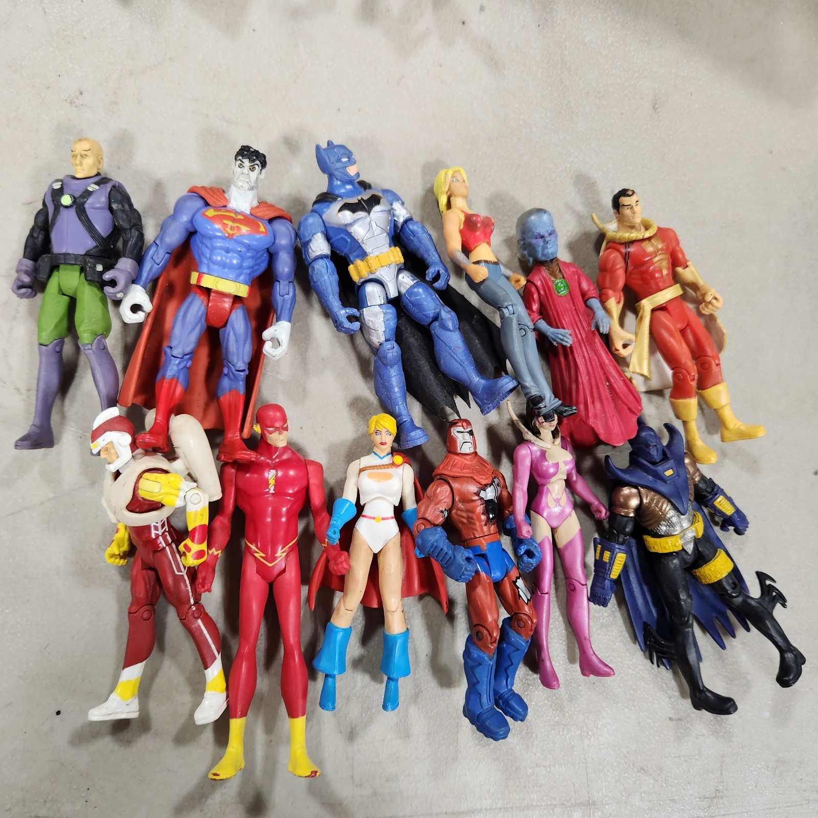DC Comics 3.75 – 4.5 Inch Loose Mixed Action Figure Lot Of 12 D28#2