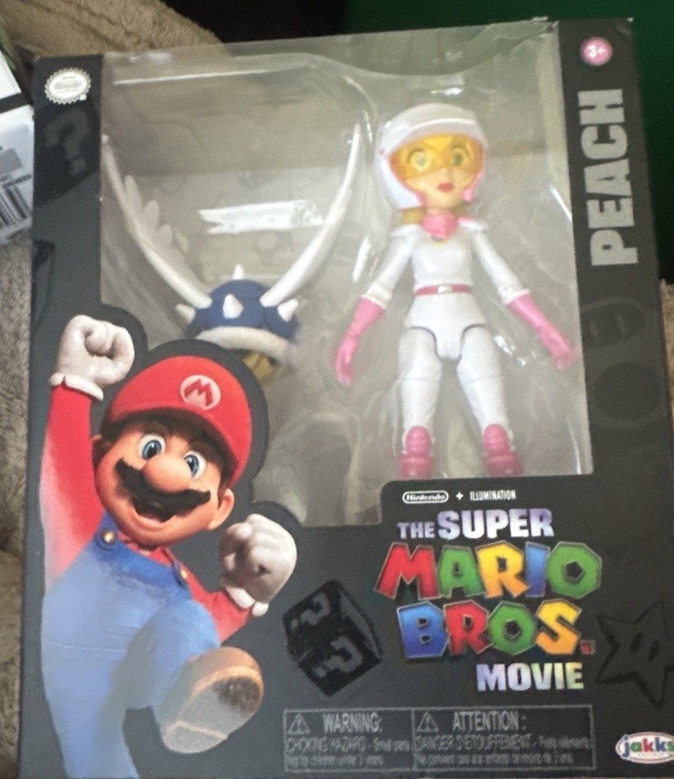 Nintendo The Super Mario Bros Movie Deluxe Action Figure Princess Peach Toy New