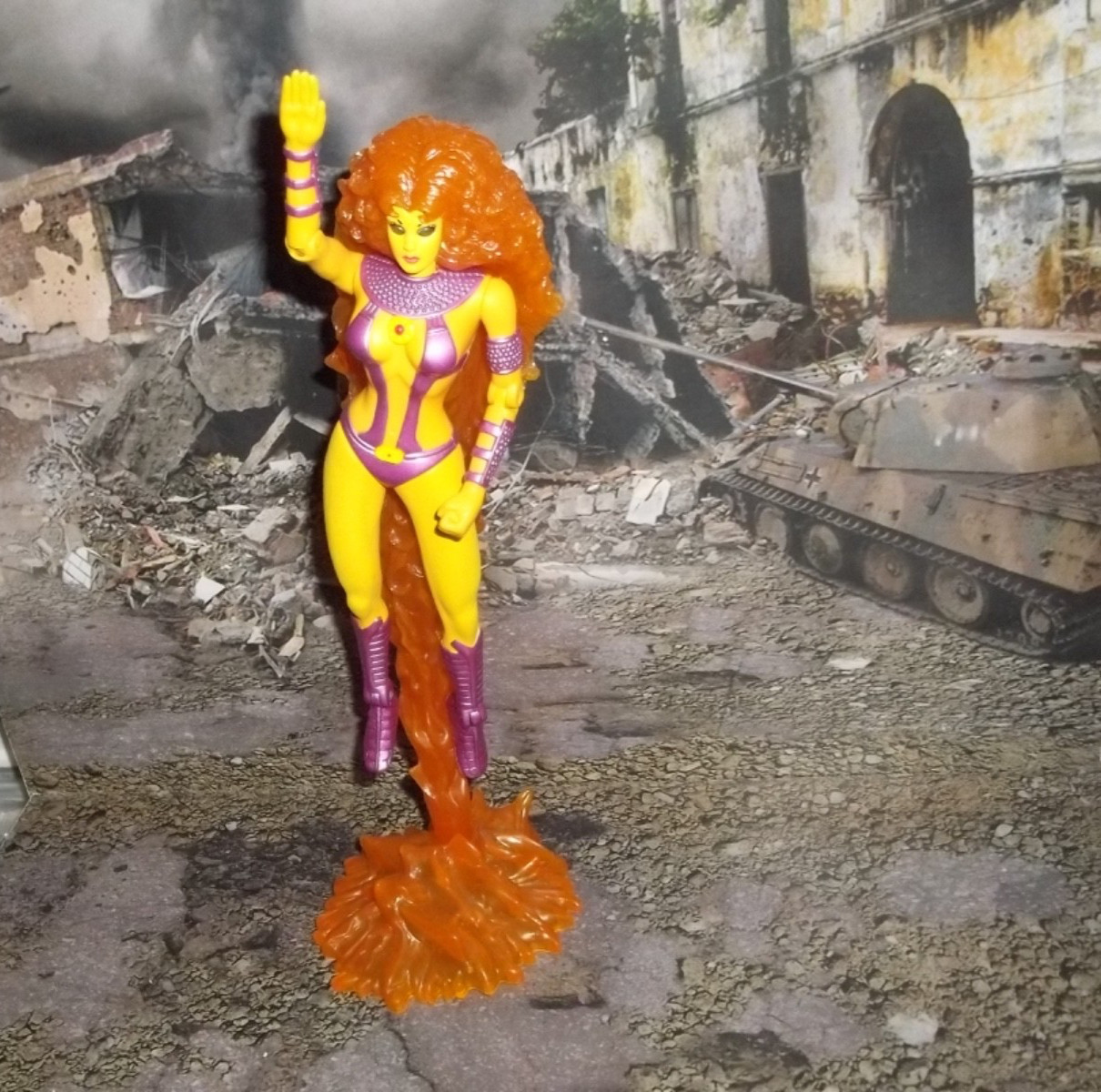 DC DIRECT COLLECTIBLES NEW TEEN TITANS SERIES STARFIRE FIGURE