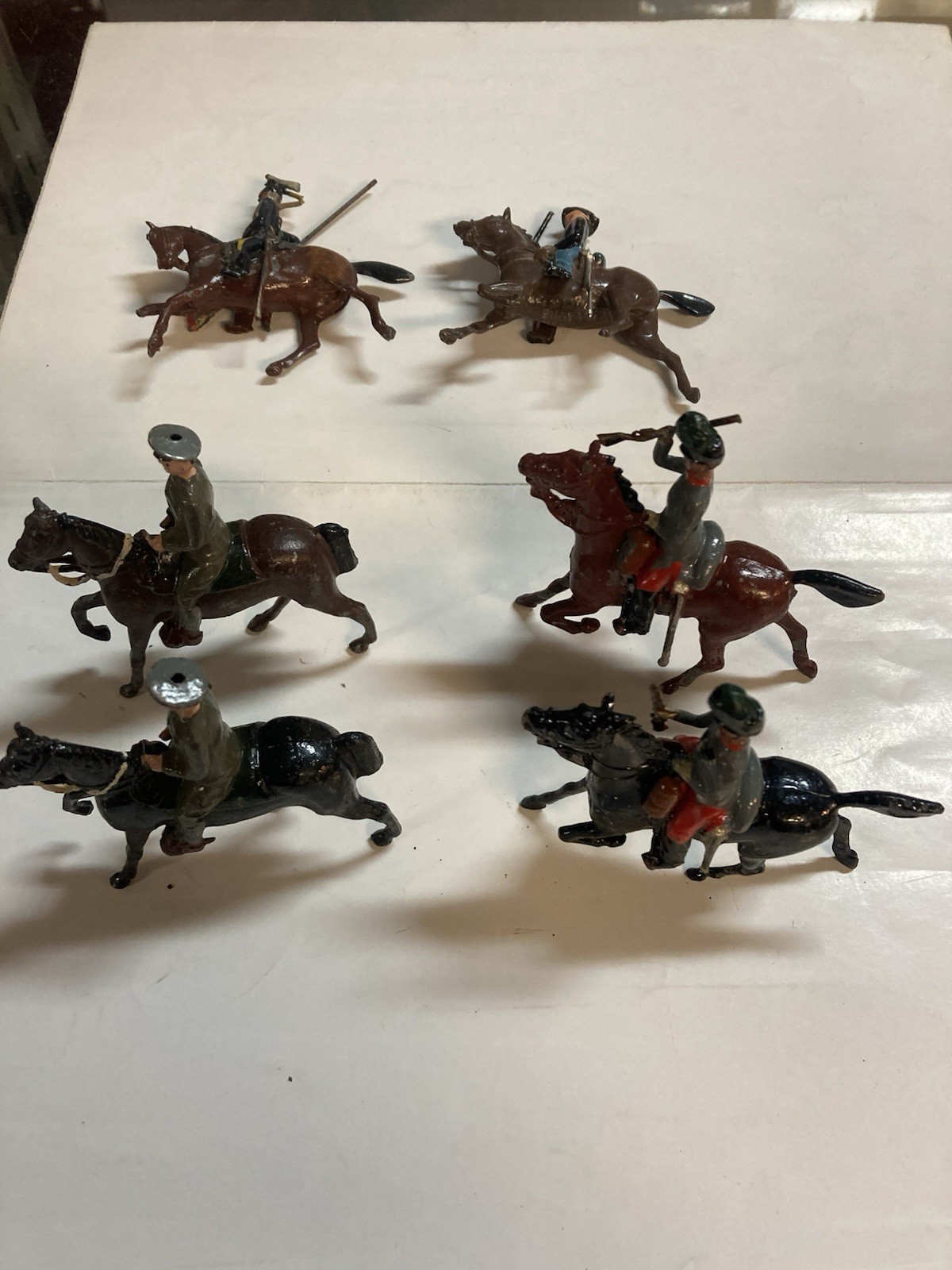 (6) vintage Britain’s horse & riders movable parts, 2 Damaged. Soldiers, Foreign