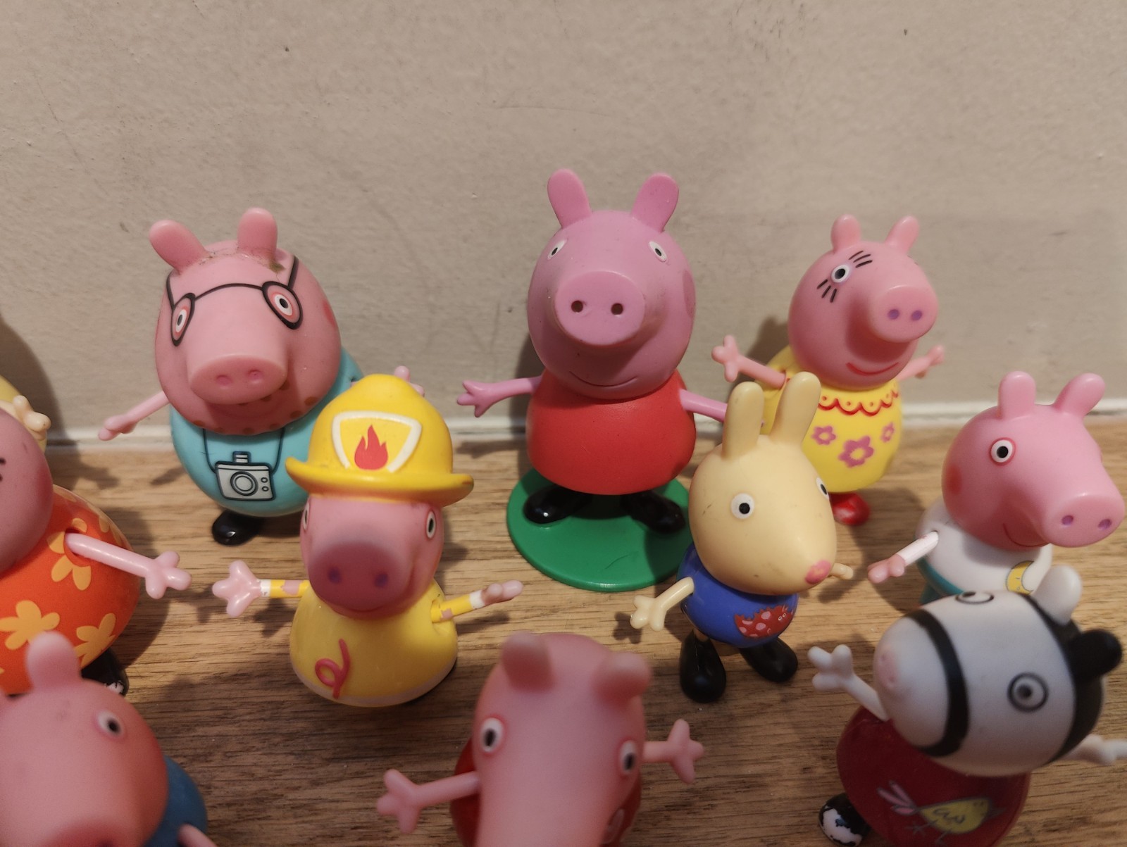 (30) Peppa Pig Figures Toys Lot