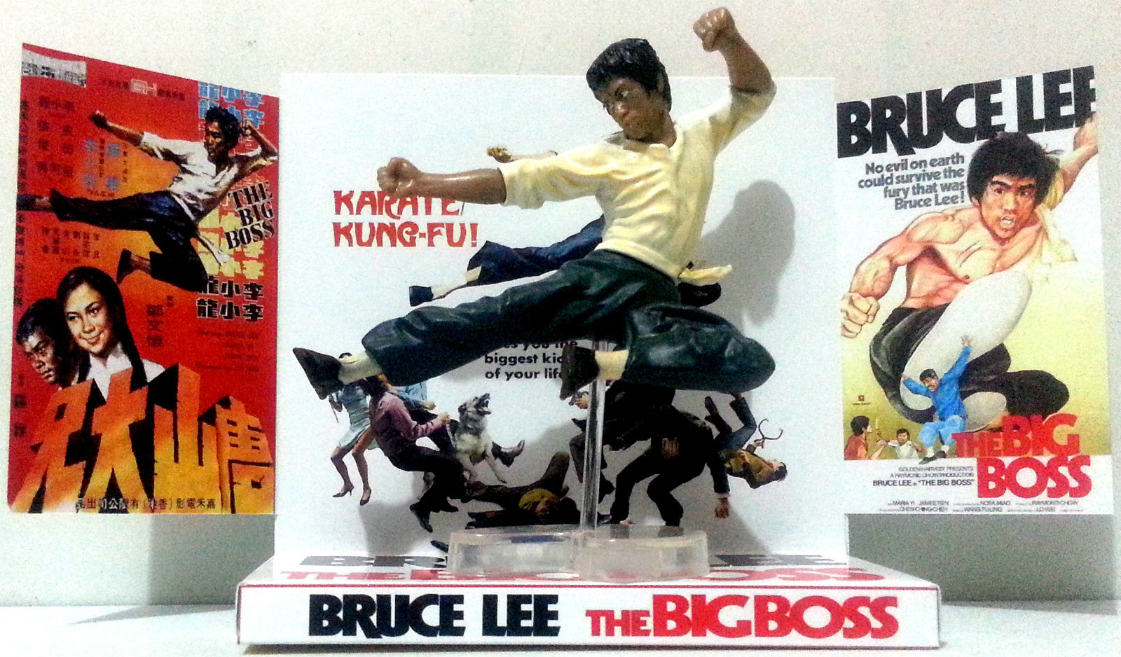 BRUCE LEE ? THE BIG BOSS ? Action Figure on Custom Design Display Diorama