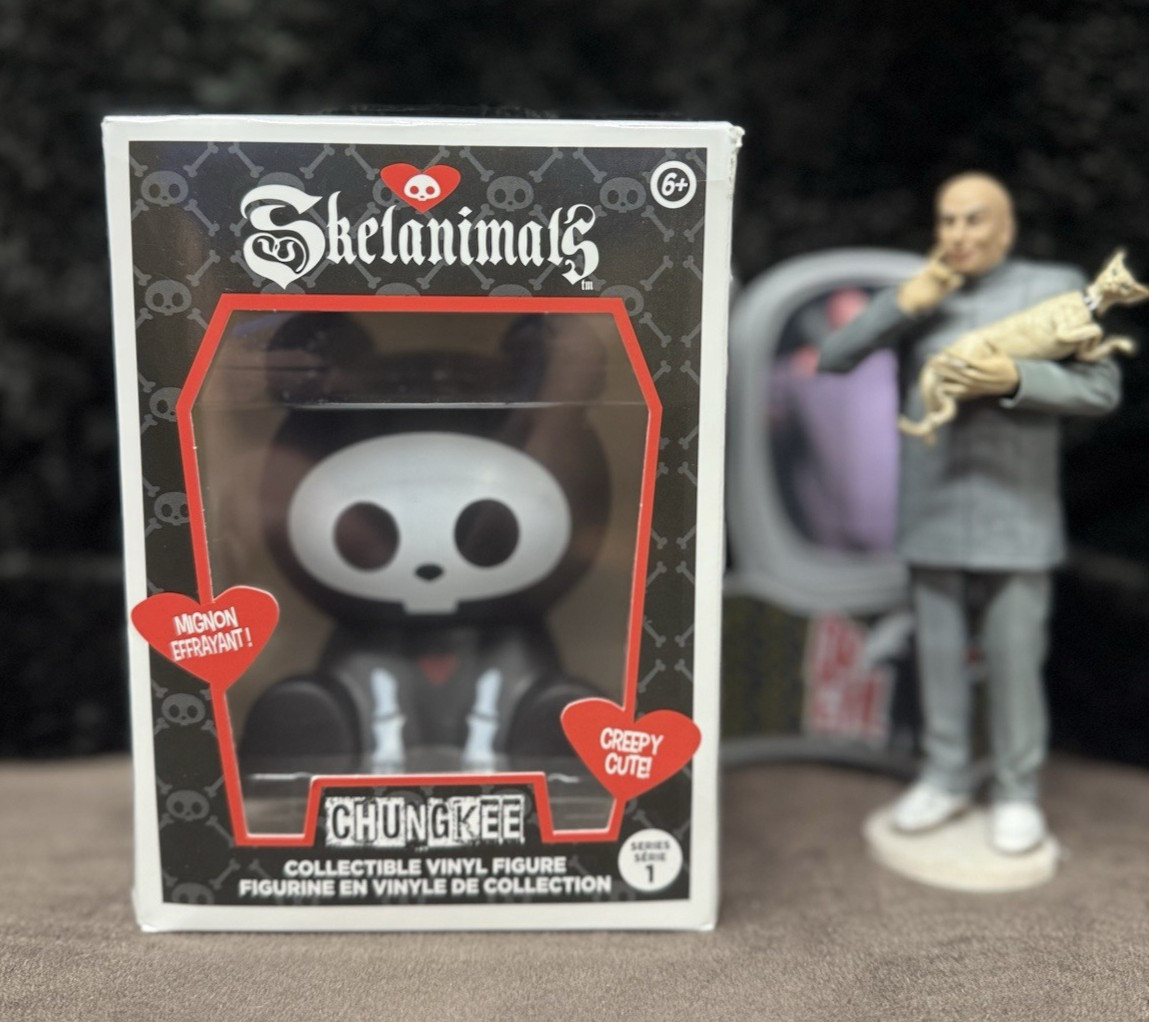 2025 Hasbro Skelanimals Chungkee Bat Series 1 Vinyl Figure Creepy Cute NEW