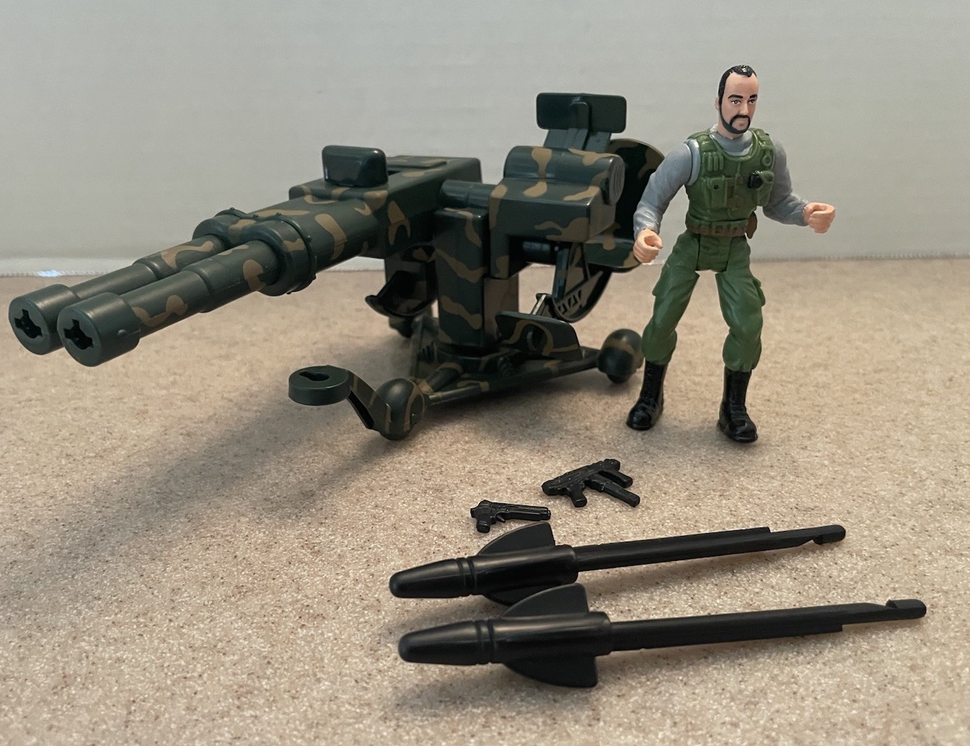 Trendmasters Godzilla 1998 “Twin-Firing Combat Cannon Complete With Figure