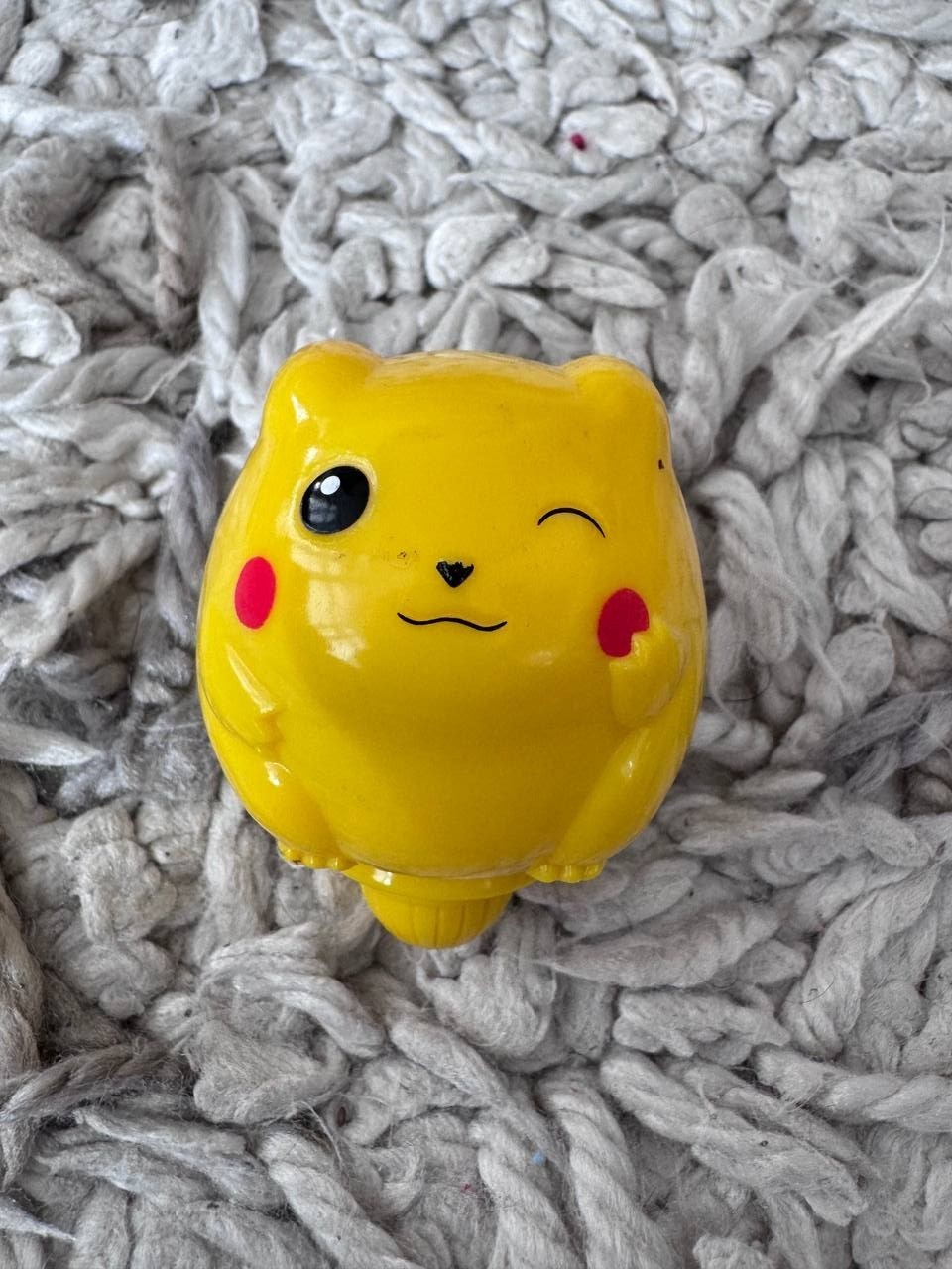 Vintage 2000 Kellogg’s Pokemon Pikachu Spinning Top Cereal Toy Figure As-Is