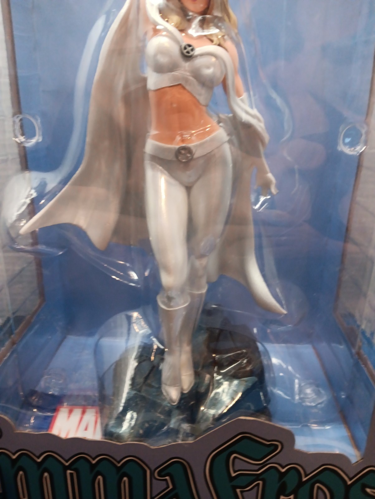 Diamond Select Marvel Gallery Emma Frost Diorama (Free Comic Book Day 2020)