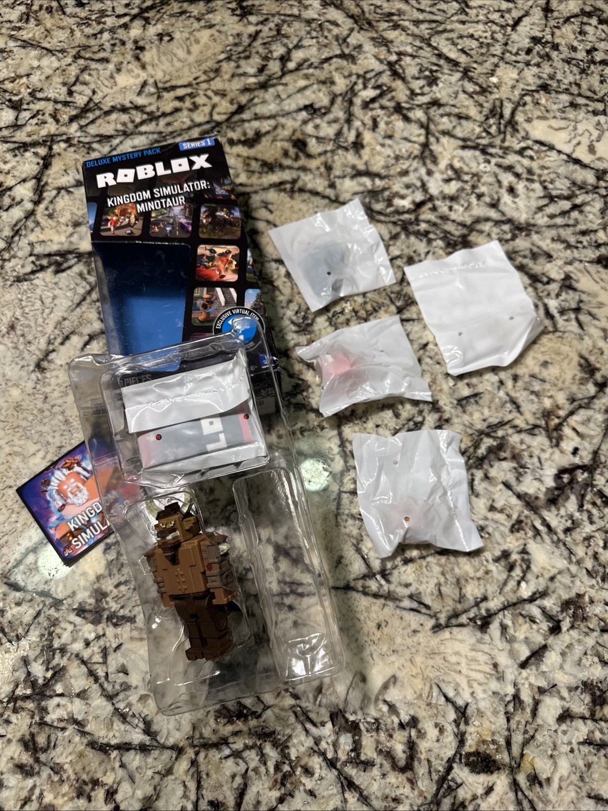 Deluxe Mystery Pack Series 1 KINGDOM SIMULATOR MINOTAUR COMPLETE (NO CODE)