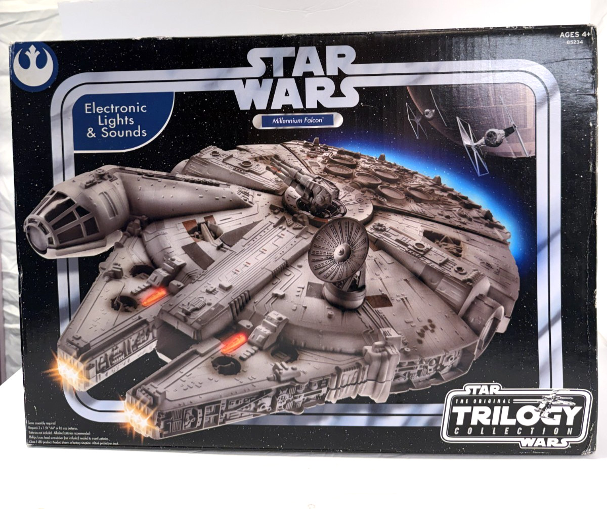 New Old Stock NOS Millennium Falcon 2004 STAR WARS Trilogy Collection Sealed Box