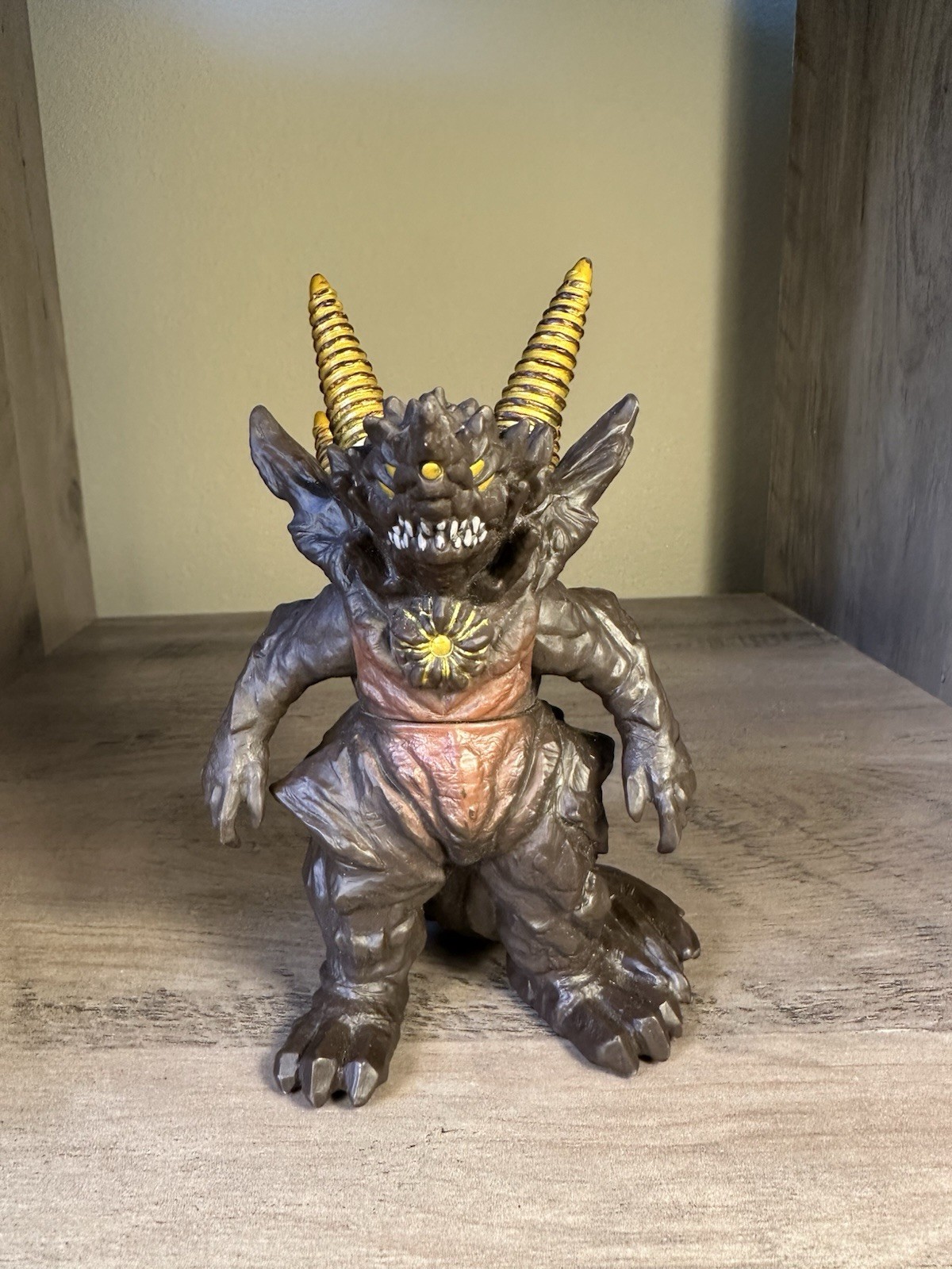 Bandai kaiju Ultra Monster Series 500 No 12 Darambia RARE US STOCK