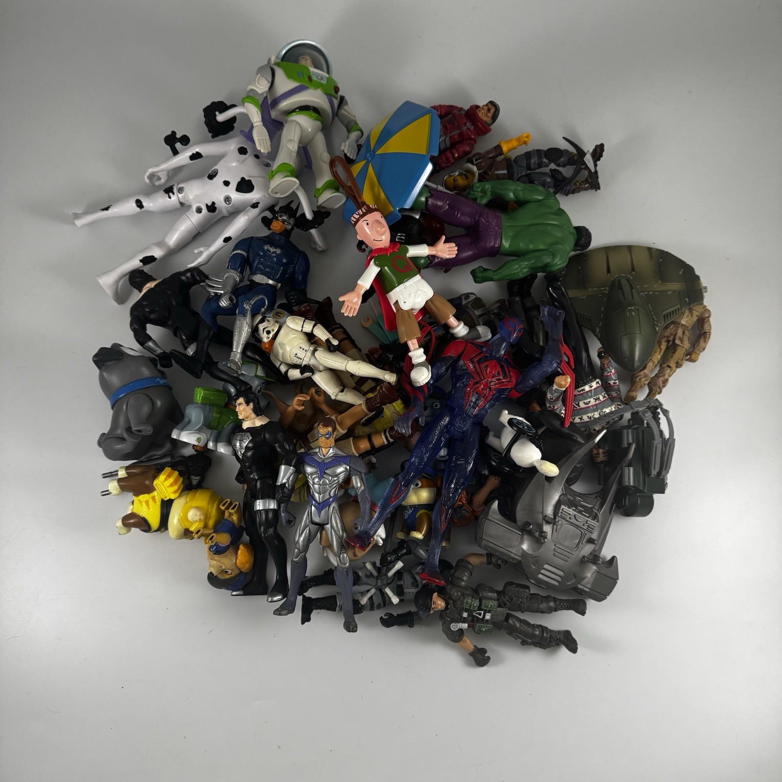 2+lb Lot Of Mixed Vintage Action Figures + Accessories Weapons Assorted Parts