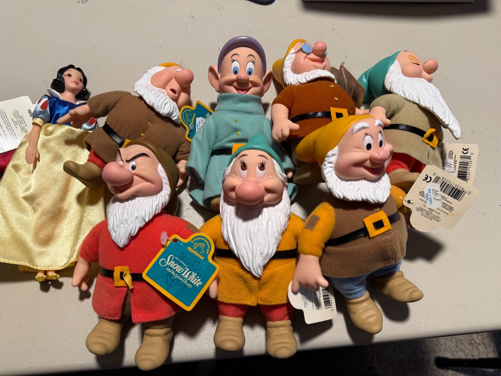 Disney’s Snow White & Seven 7 Dwarfs 6″ Plush Figures Applause -Original Tags