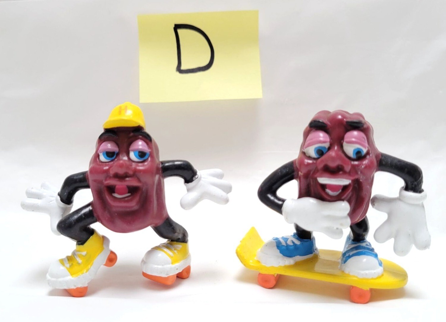Lot of 2 Vintage California Raisins Skater & Roller Skating PVC Figures – Lot D