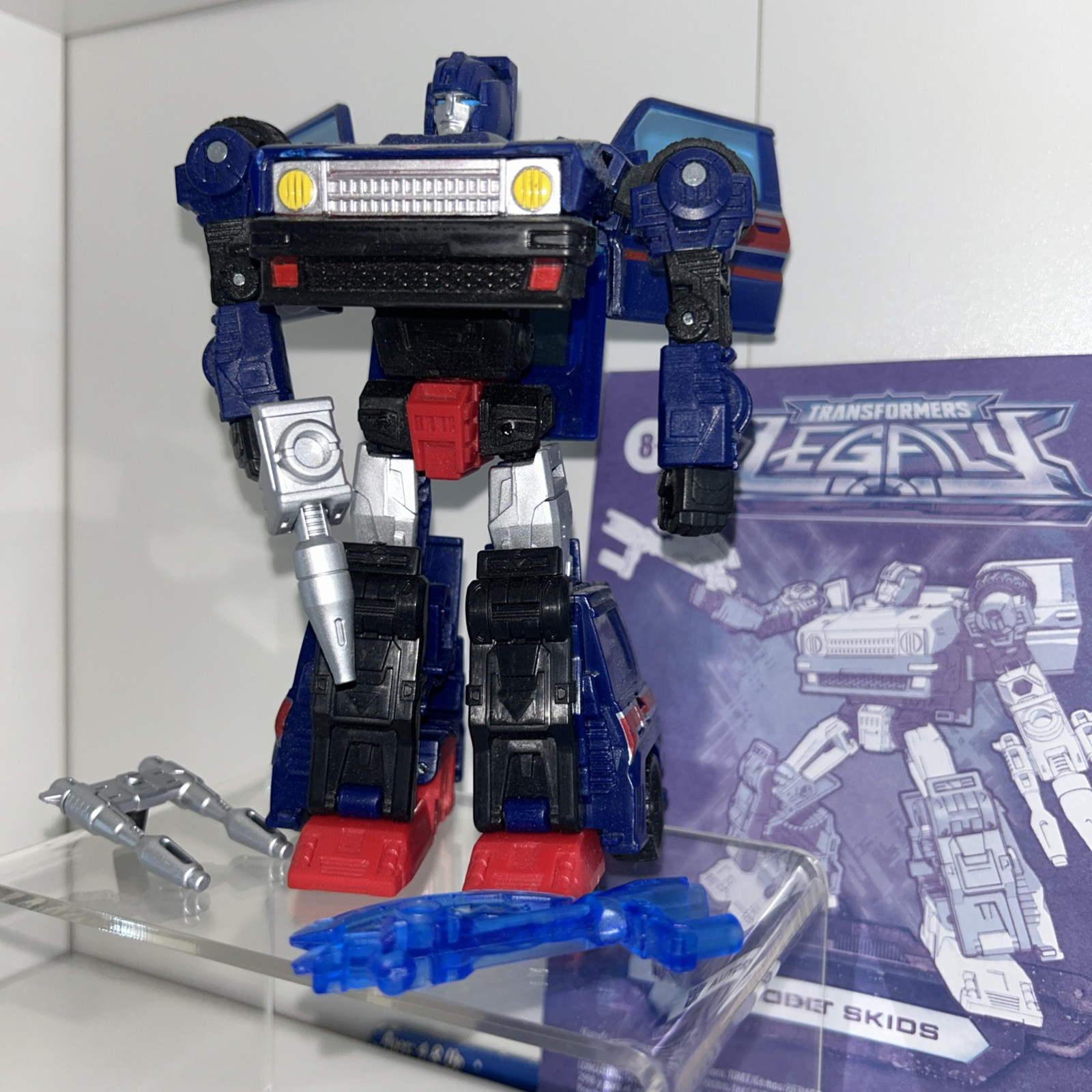 Hasbro Transformers Legacy AUTOBOT SKIDS Deluxe Class Action Figure