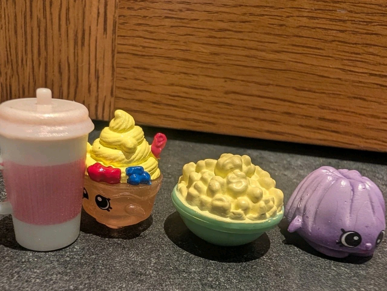 Squinkies Lot Of 20 Figures