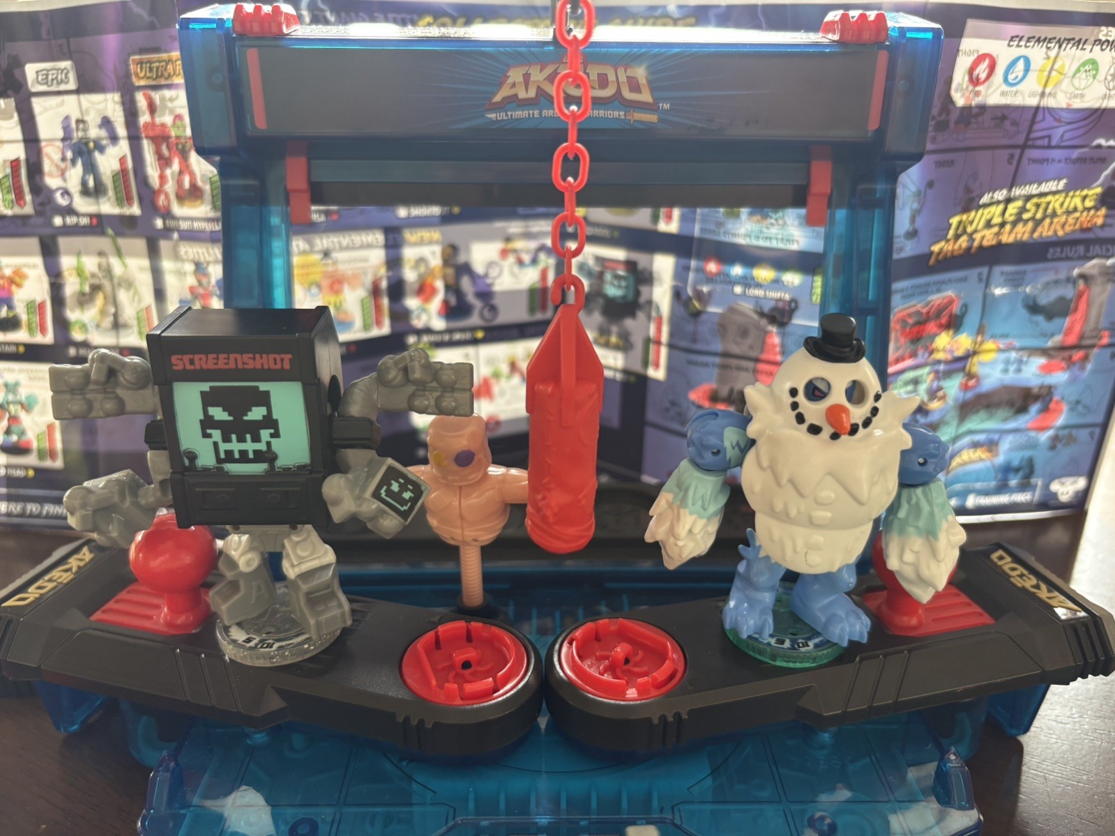 Akedo Ultimate Arcade Warriors Battle Arena + 14 Figures + 10 controllers RARE