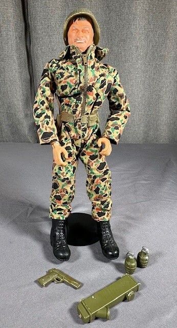 Captian Action By Ideal Sergeant Fury Uniform And Accessories