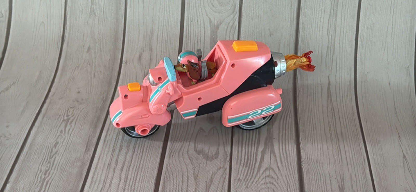Paw Patrol Liberty with Fire Pop out, does not have hook missile