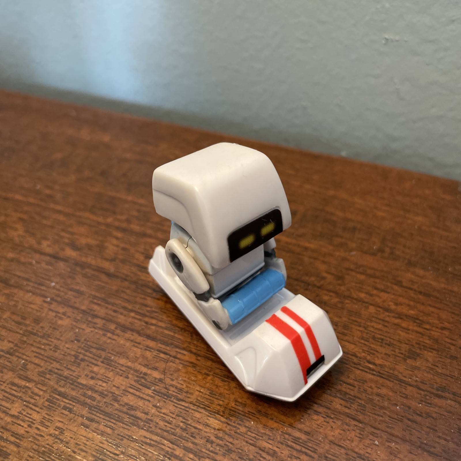 Disney Wall-e Clean N’ Go M-O w/ Transport Bot Thinkway