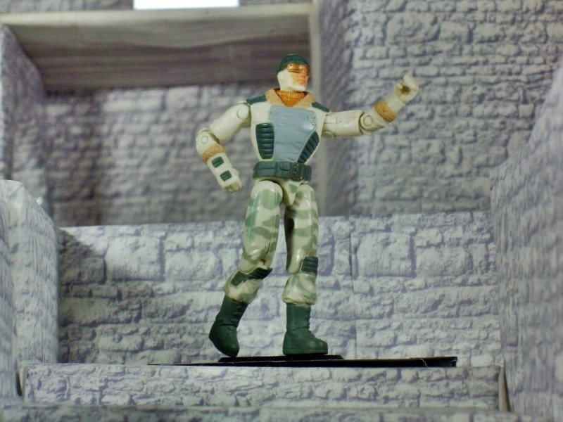 Gi Joe Action Figure 3.75 in 3 3/4 in Frost Bite V9 Mobile Strike Force