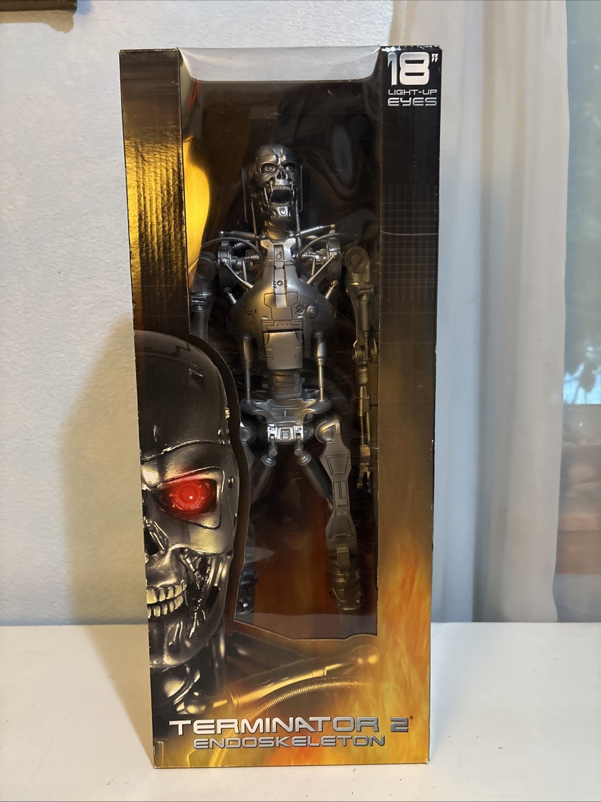NECA Reel Toys Terminator 2 Endoskeleton Model T-800 w/light up eyes