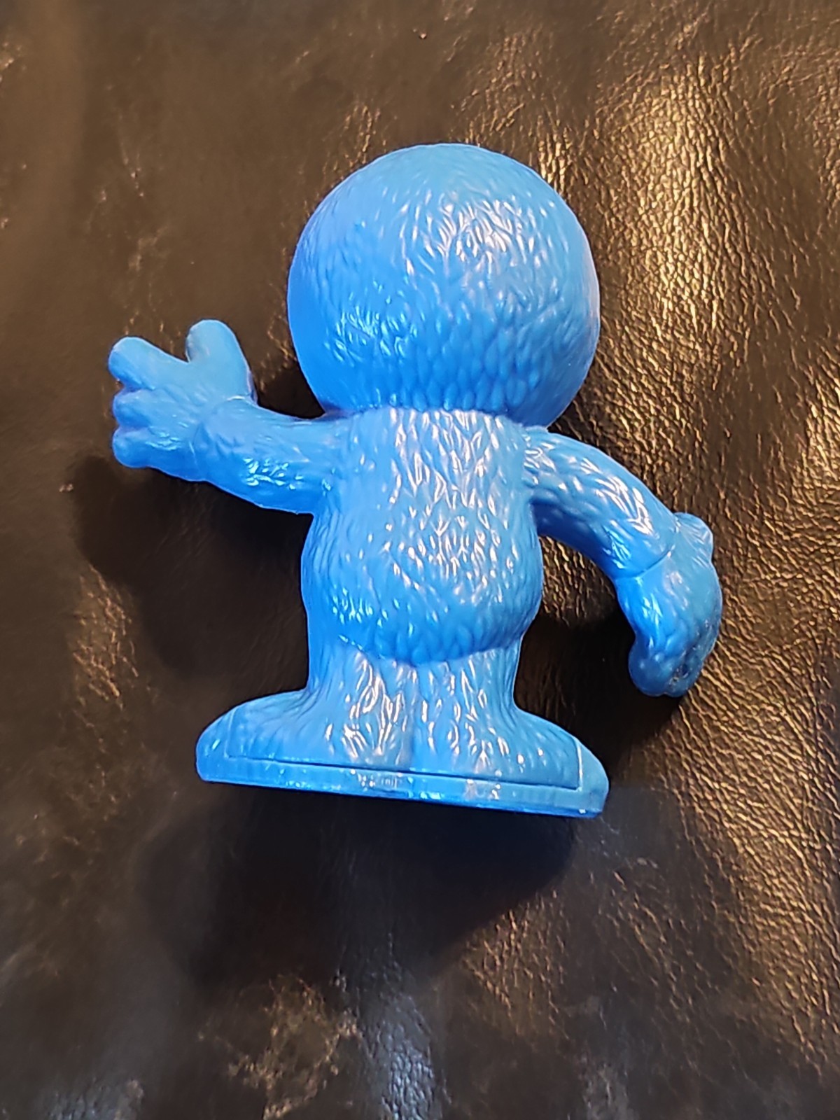 Sesame Workshop Grover Waving Figure Cake Topper 2013 Hasbro Hollow Plastic 3 In
