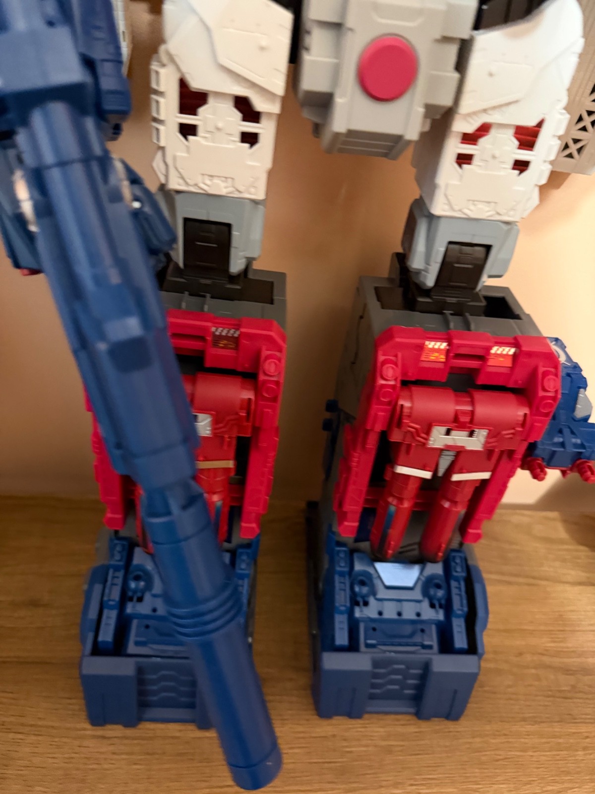 FORTRESS MAXIMUS Transformers SDCC 2016 Exclusive with Upgrades and boxes
