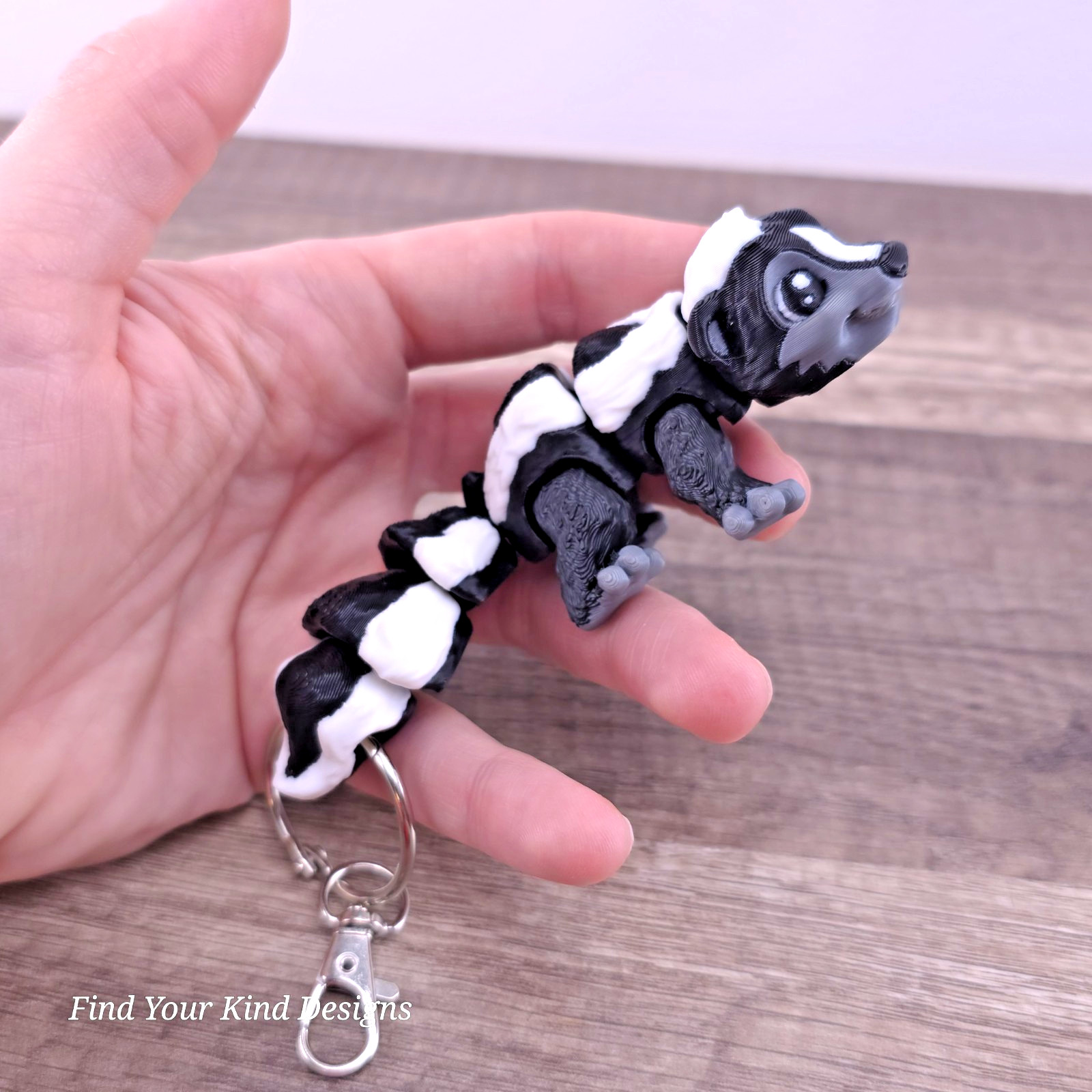 Mini Skunk 3D Printed Articulated Flexi Fidget Keychain Bag Charm Toy 4.5 Inch