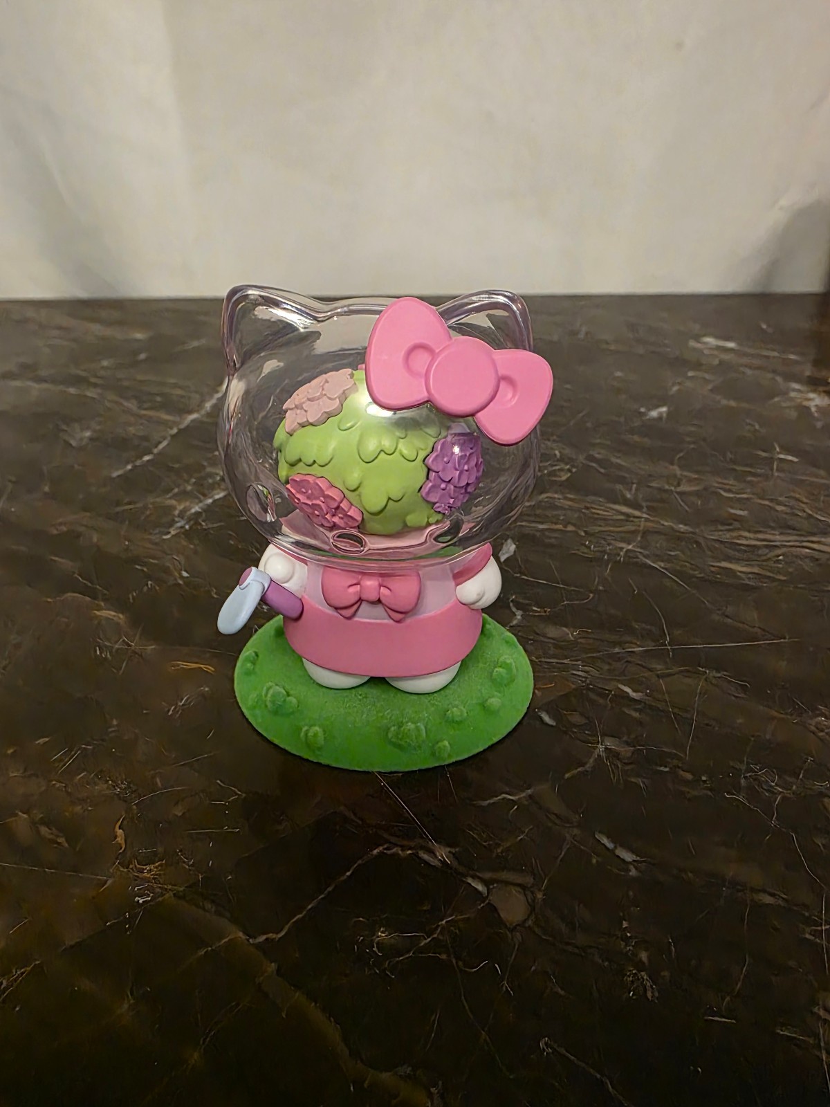 Azuma Makoto X Hello Kitty Flower Series Blind Box Figure – Pink Hydrangeas