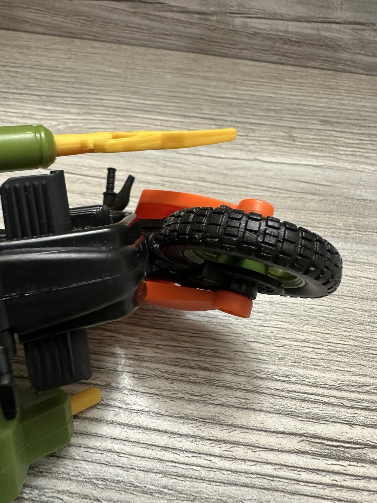 Jurassic Park 93 Classic Dennis Nedry Track & Chase Motorcyle Jurassic World Toy