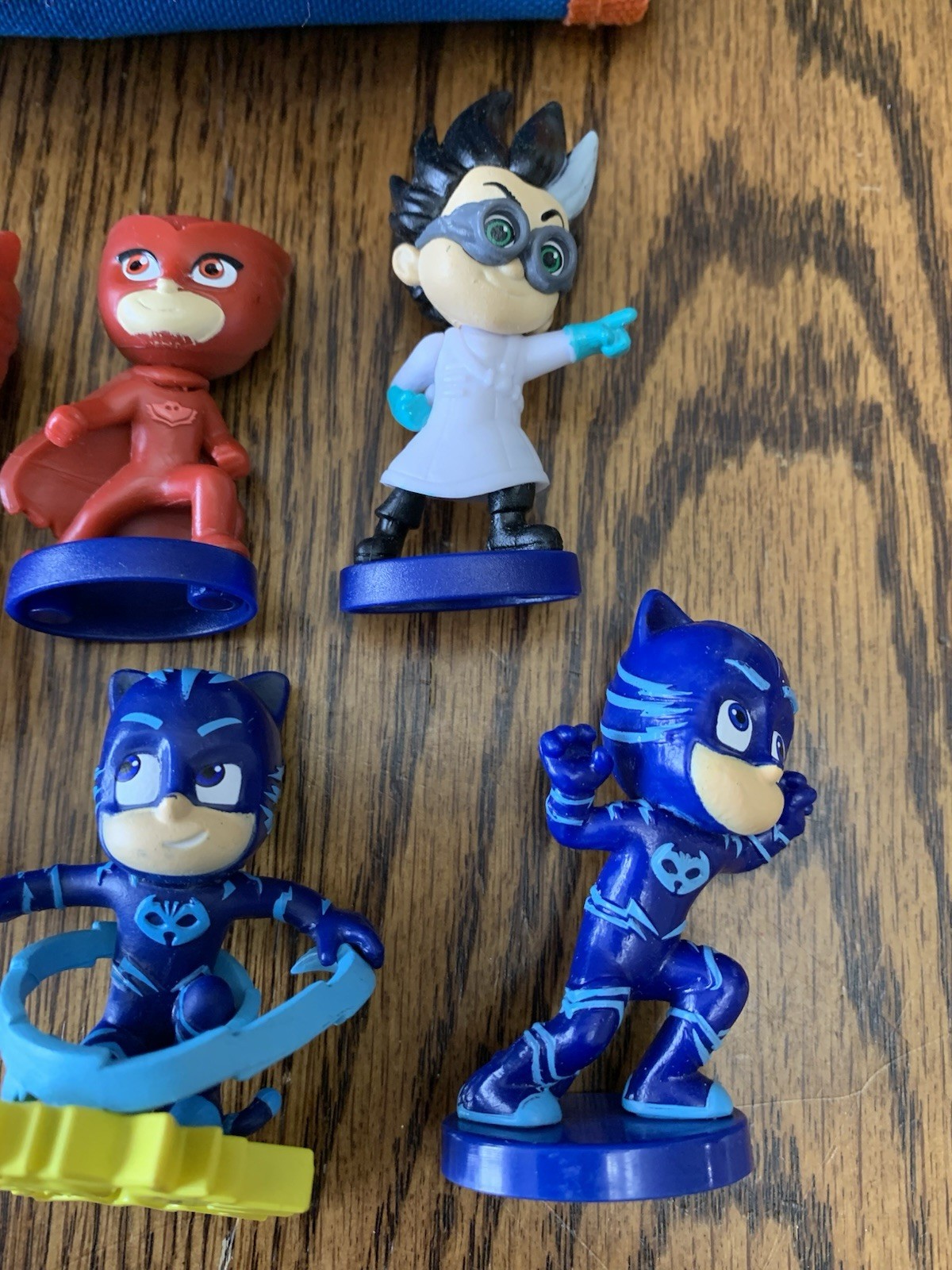 PJ Masks Lot Of (7) Figures W/ PJ Masks Lunch Bag!
