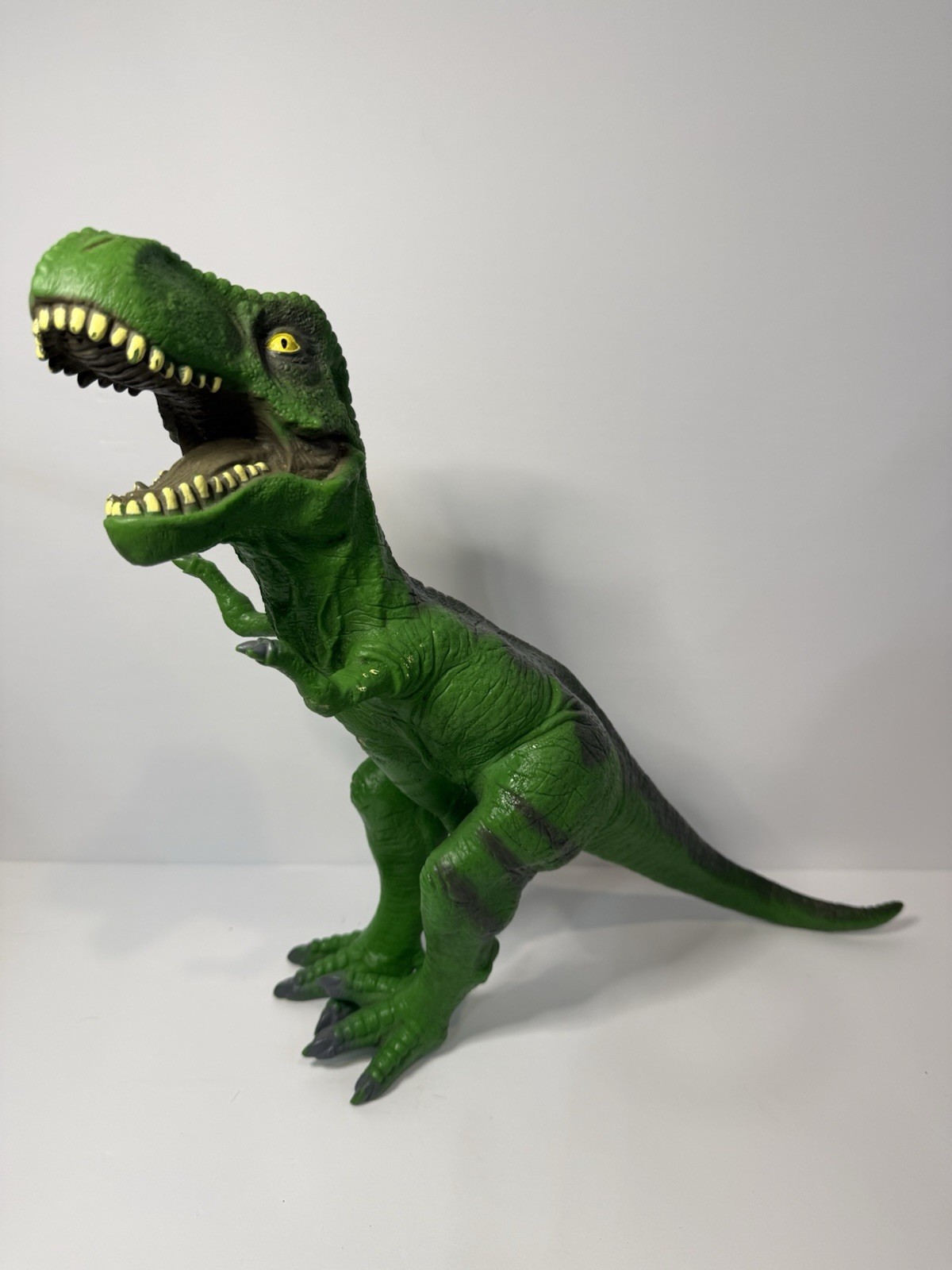 2011 Tyrannosaurus Dinosaur 20″ Figure Soft Plastic Rubber Toys R US Green EUC