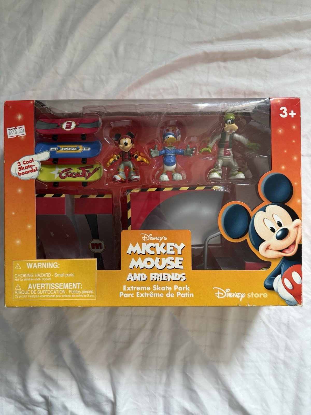 Disney Mickey Mouse and Friends Extreme Skate Park Play Set NIB Light Wear
