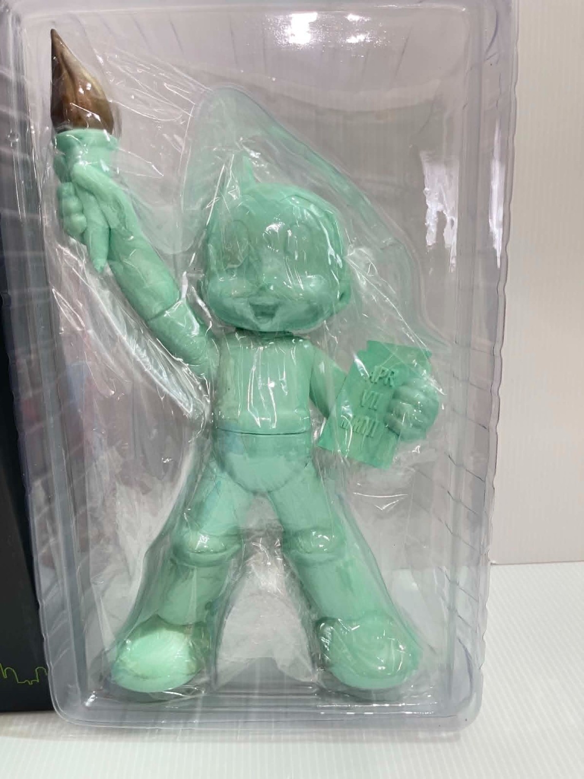 Rare NIB Astro Boy ToyQube Statue of Liberty FYE Exclusive Glow in the dark GID