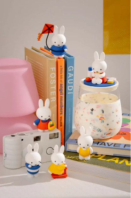 Miffy Summer Goes Outside Smoko (1 Random Blind Box figure) 31641
