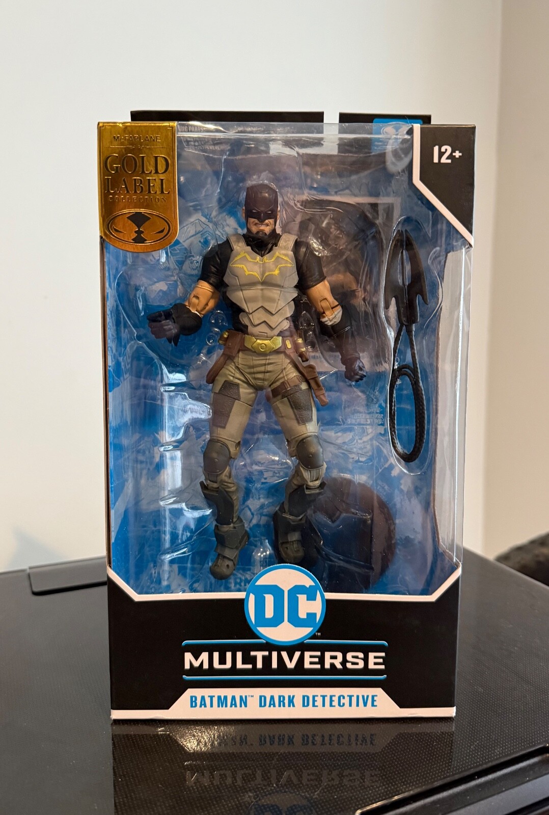 McFarlane Toys DC Multiverse Gold Label Batman Dark Detective DC Future State