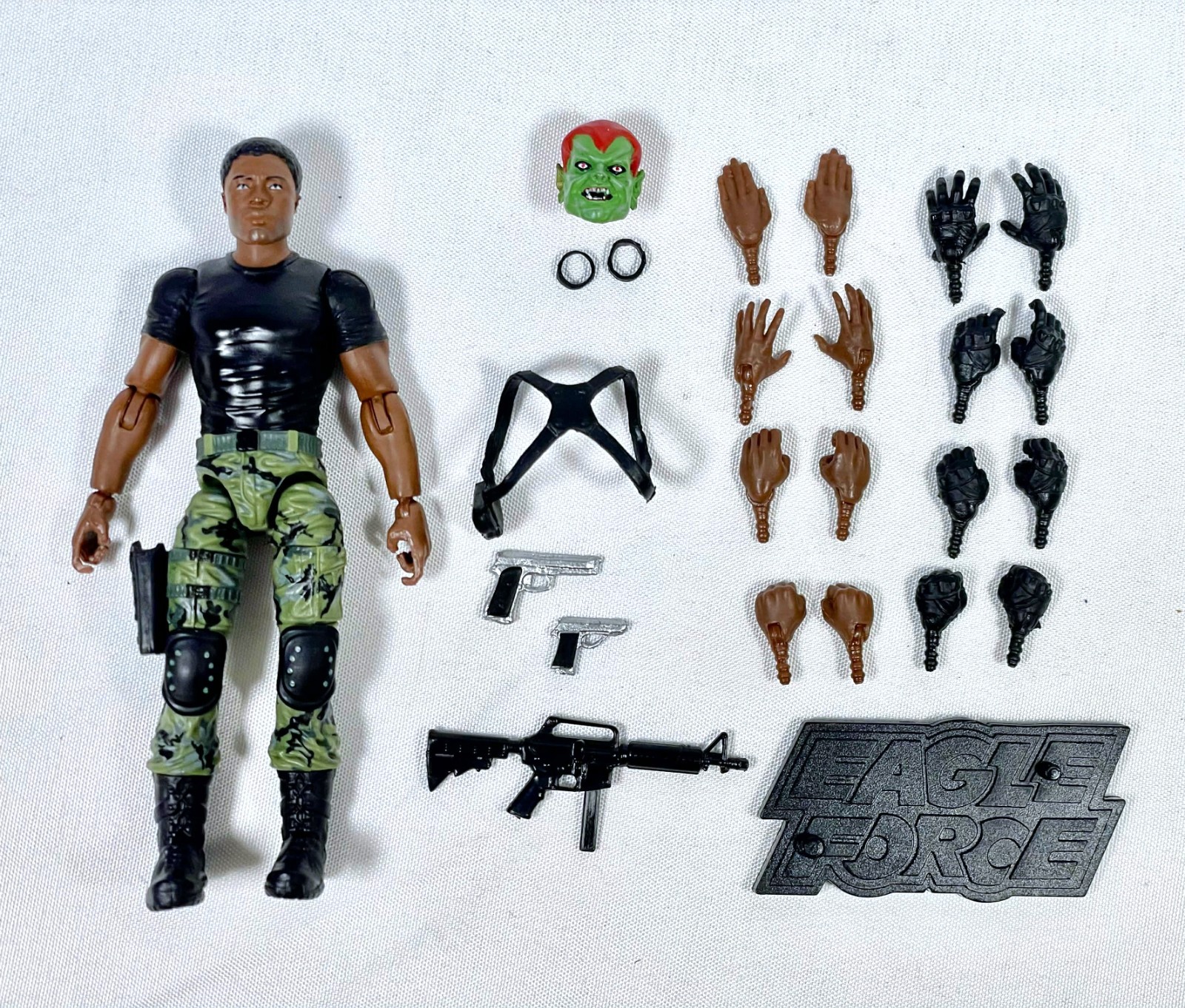 Eagle Force Returns The Coyote Loose Complete 1:18 Action Figure Intel Mag Excl.