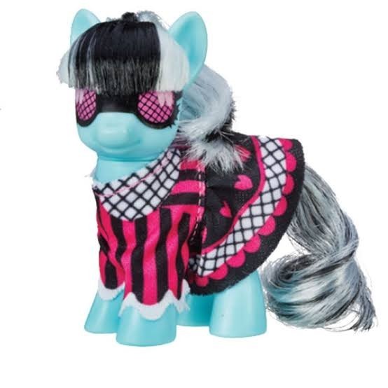 MY LITTLE PONY FRIENDSHIP IS MAGIC PONYMANIA PHOTO FINISH TOYS R US GEN 4 A8776