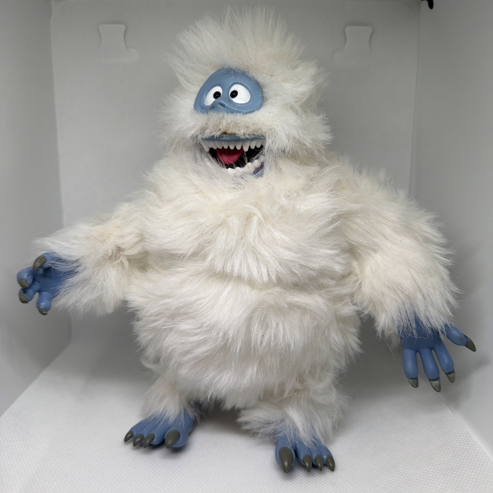 Bumble Abominable Snowman 8″ Action Figure Playing Mantis Rudolph Christmas 2000