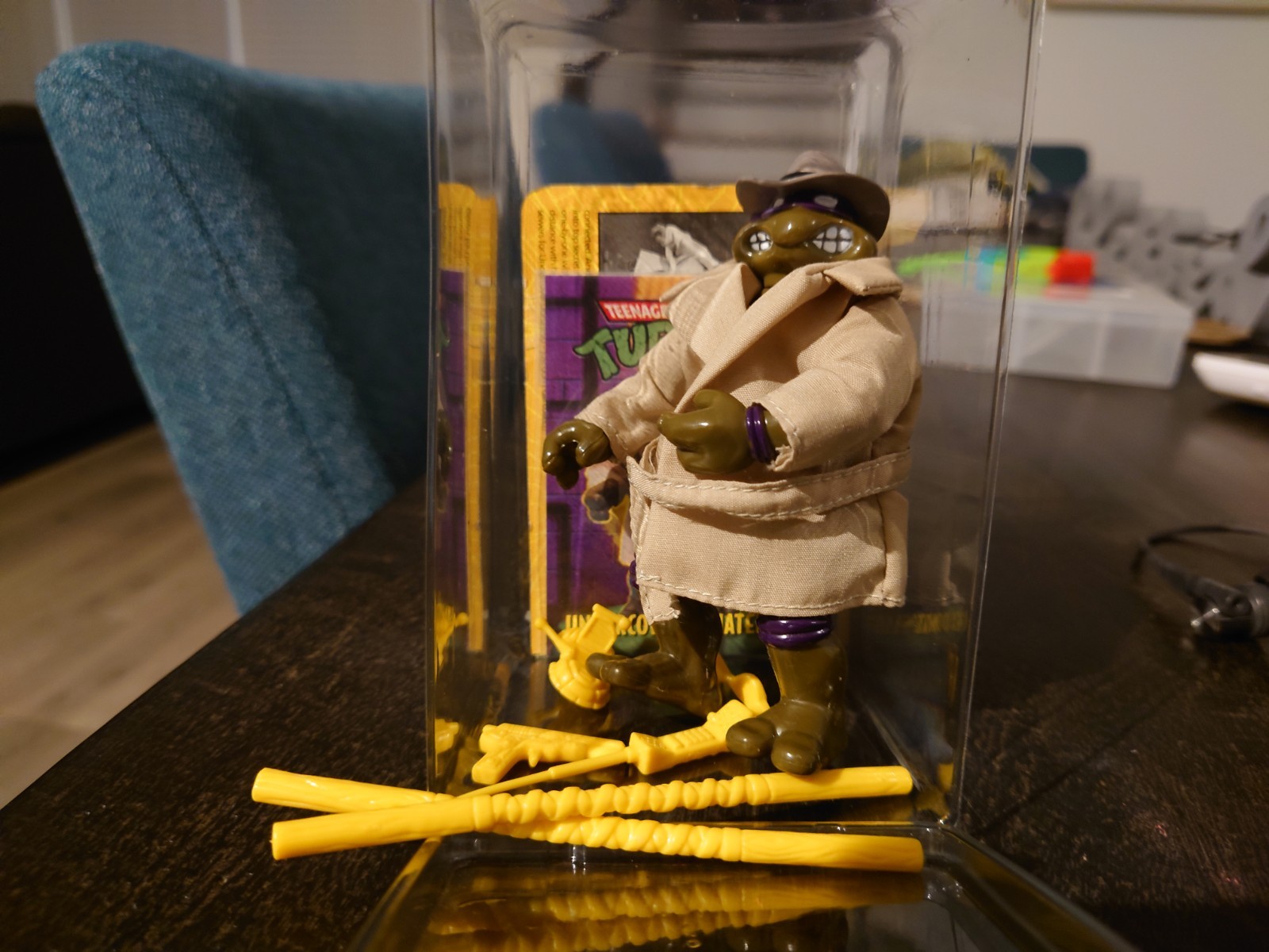 1994 Playmates TMNT Undercover Donatello Yellow accessories w/Card Complete vint